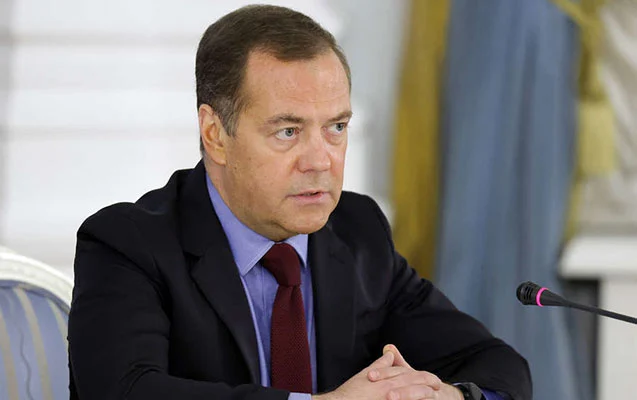 “Tramp heç vaxt “Nobel”i görməyəcək” - Medvedev