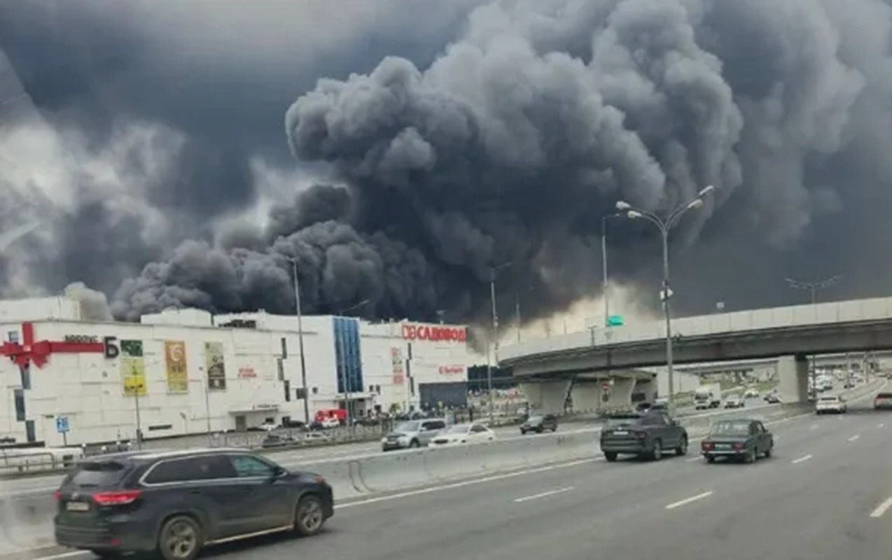 “Sadovod” bazarındakı yanğında iki azərbaycanlı yaralanıb