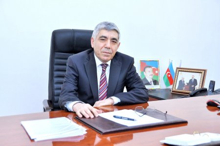Rektor vəzifədən azad edildi: Yerinə xanım gətirildi - FOTO