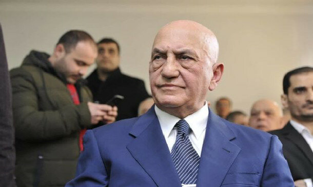 Əli İnsanovun şeirlər kitabı çap olunub: "Mənim zindan yuxularım"