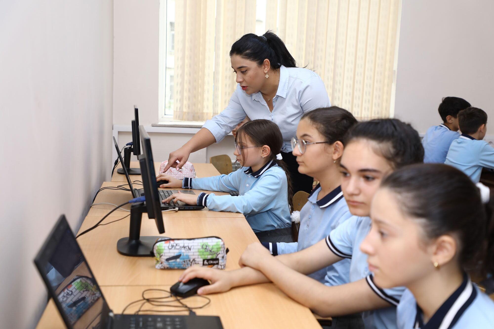 Təmayül siniflərə qeydiyyat davam edir