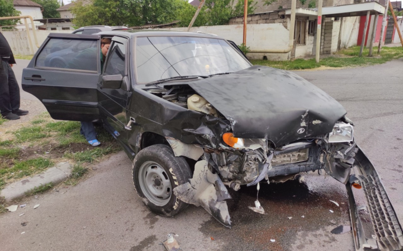 "VAZ"la "Kia" toqquşdu: Xəsarət alanlar var