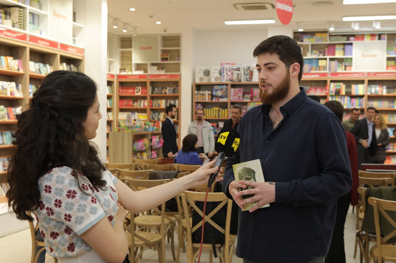 Gənc yazıçının imza mərasimi keçirildi - FOTOLAR