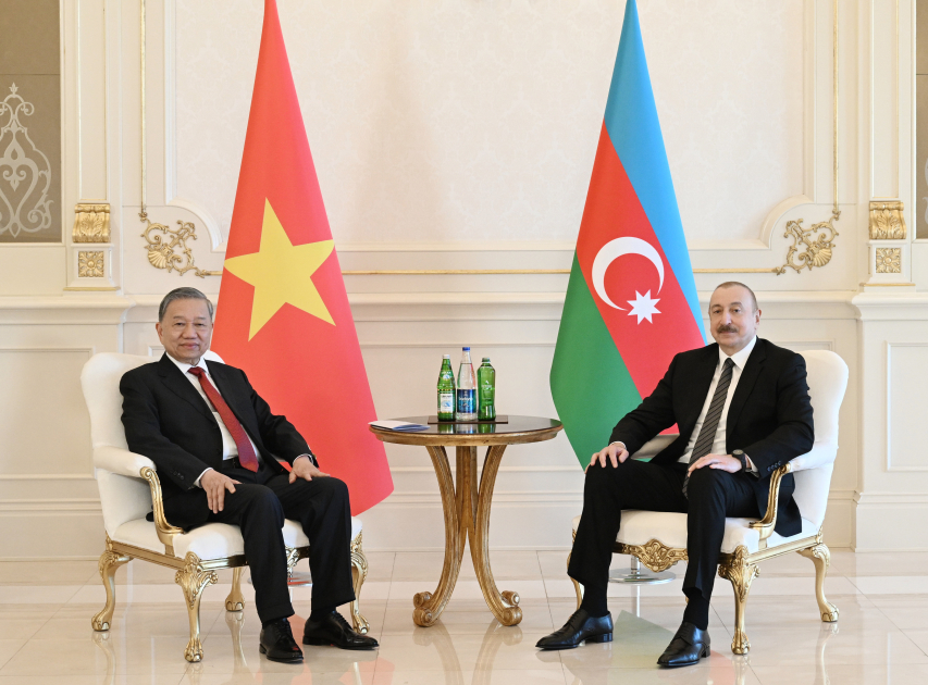 Liderlər mətbuata bəyanatlarla çıxış etdilər