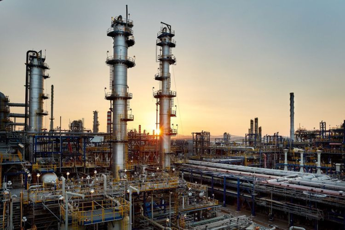 Azərbaycanda neft emalı 18%-dən çox azalıb