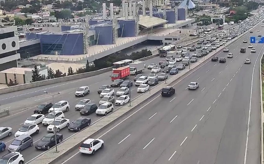 Bakının tıxaclı yolları açıqlanıb - SİYAHI