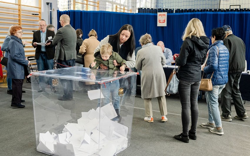 Polşada prezident seçkilərində seçici fəallığı 50 %-i ötüb