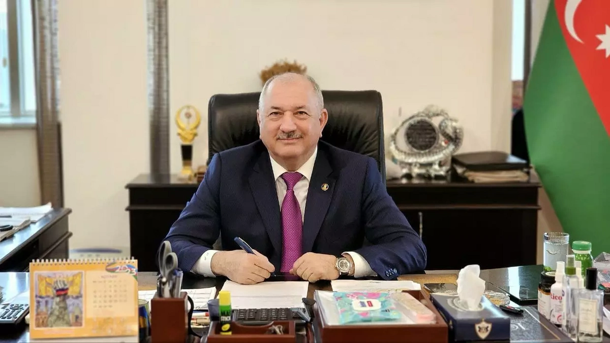 İcra başçısı bəzi işçiləri vəzifəsindən azad etdi