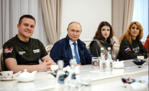 Putin onlara axmaq dedi