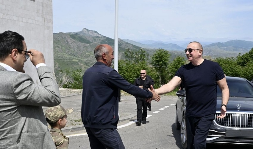 İlham Əliyev laçınlılarla bir arada - FOTOLAR