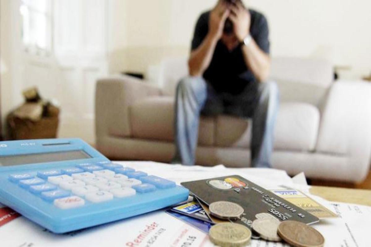 Problemli kreditlər artıb: Bu təhlükəlidir?