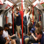 Metroda elektrik kəsildi: Sərnişinlər köməksiz qaldı