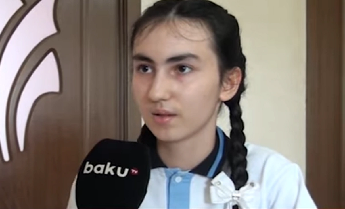 Buraxılış imtahanından maksimum bal toplayan şagird: "Şəxsi telefonum yoxdur"