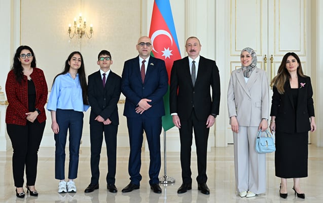 Prezident Fələstinin yeni səfiri və ailəsi ilə görüşdü - FOTOLAR