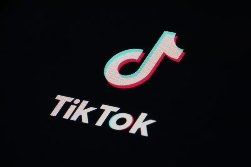 "50 yaşlı müəllim “TikTok”-da “Efendim, eşitmedim” trendindədir…"