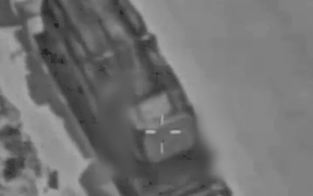 İsrail Tehrana raketlər daşıyan yük maşınlarını belə məhv etdi - VİDEO