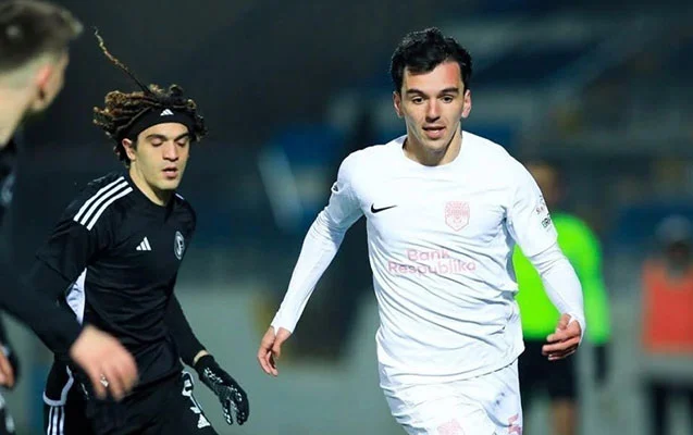“Sabah” onunla müqaviləni yenilədi