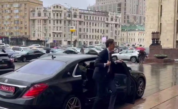 Rusiya XİN-ə çağırılan Rəhman Mustafayev bir saata yaxın görüş keçirib