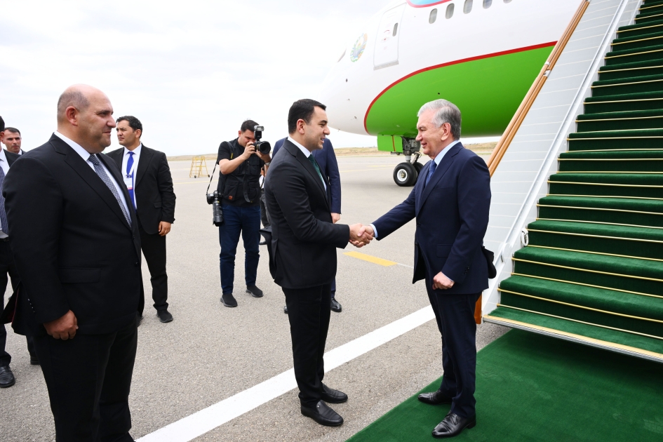Özbəkistan Prezidenti Füzuliyə gedib