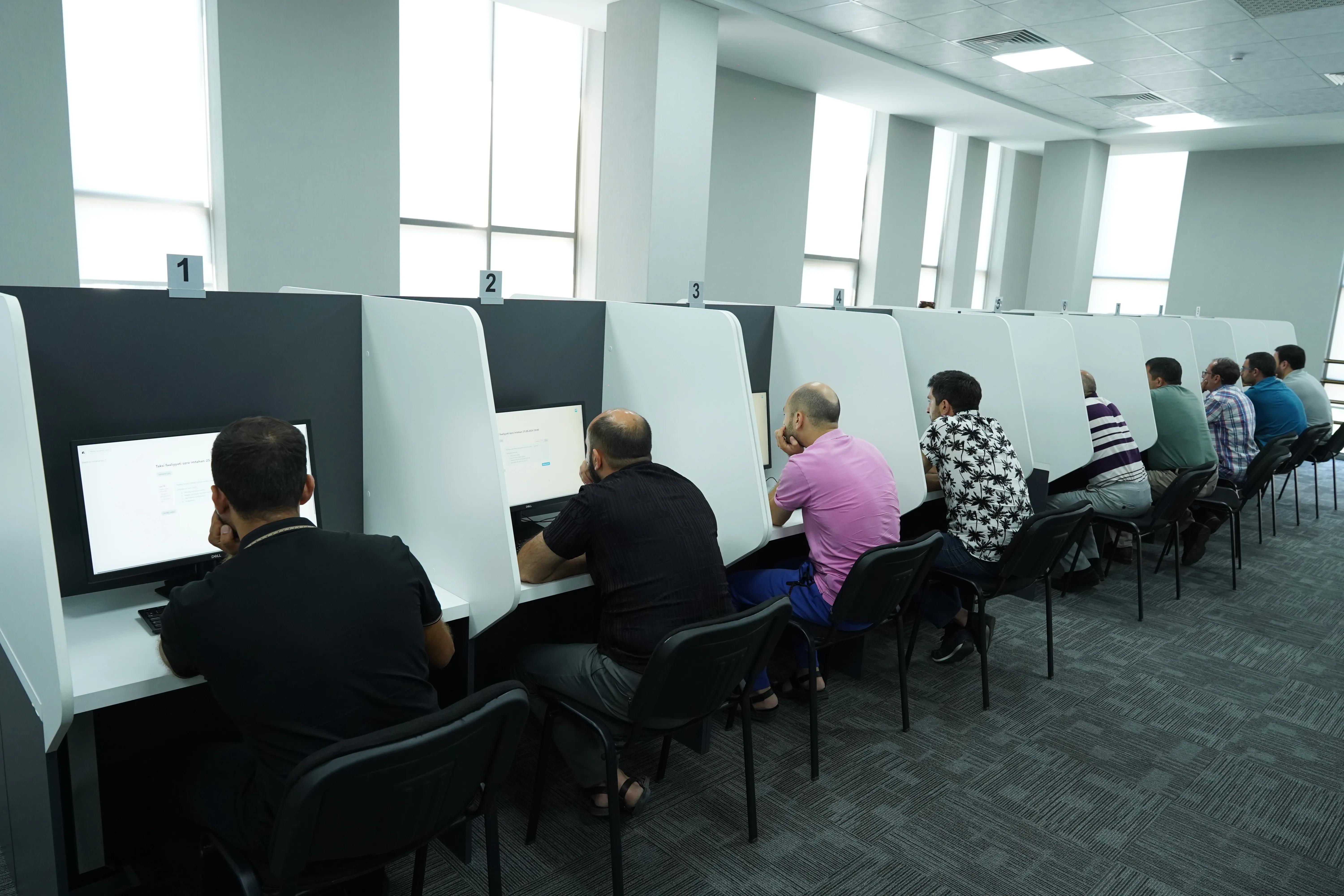 Taksi sürücüləri üçün test imtahanı keçiriləcək
