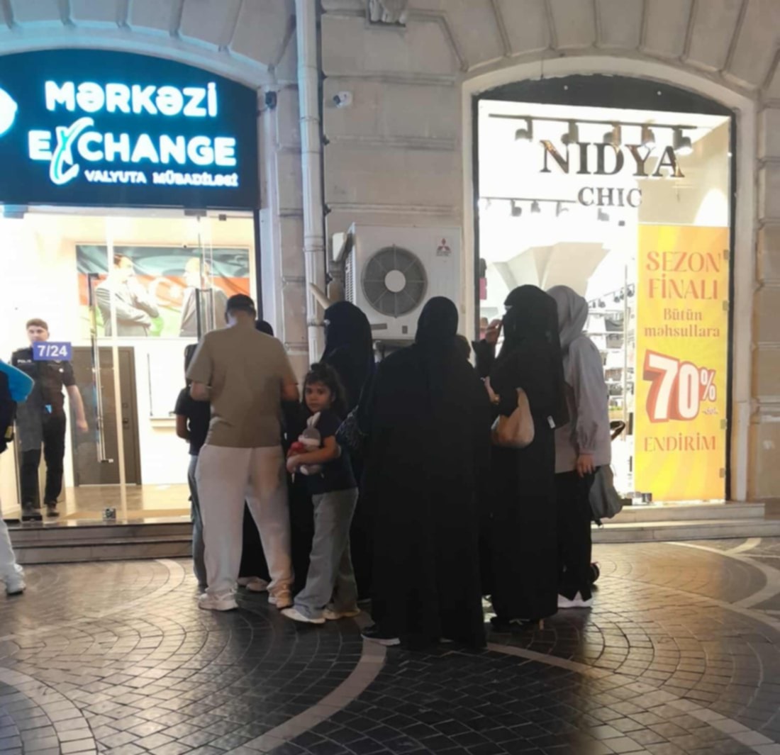 Burada hamı onların dilində danışır: Hətta ləpə satan xanım da - Bakının "göbəyi"ndən REPORTAJ