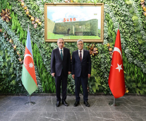 Kamran Əliyev Qarsdakı Baş Konsulluqda - FOTOLAR