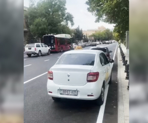 Yollarda “qaçdı-tutdu” oyunu: Sərnişin yolun yarısını piyada getməli olur