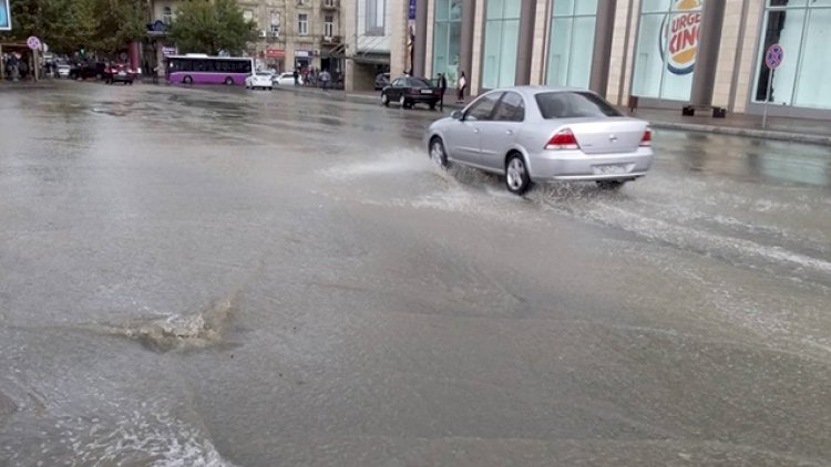 Bakıda yağış yağacaq: Şimşək çaxacaq