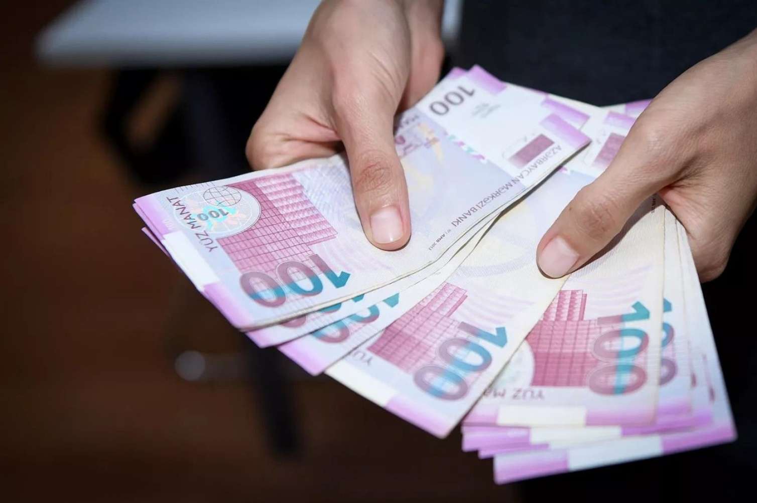 Azərbaycanda 5 min manat maaş alan işçilər kimlərdir?