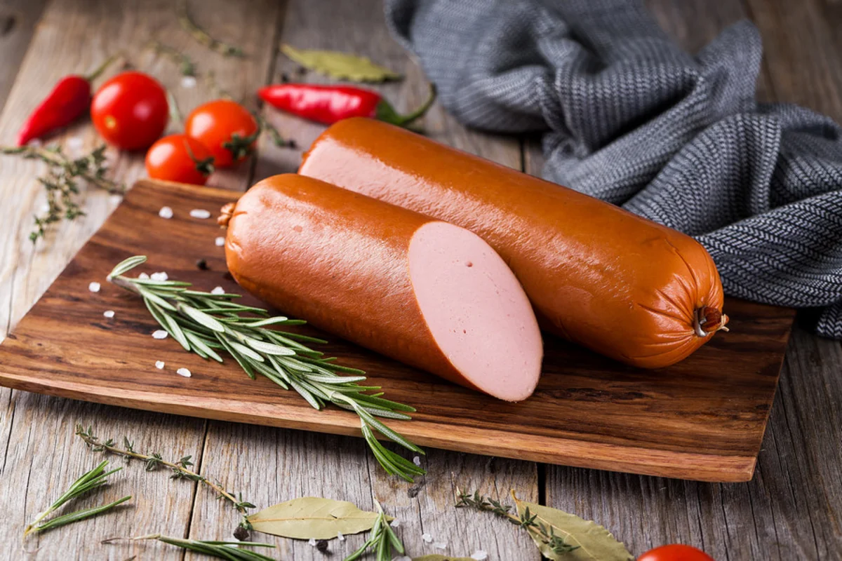 Azərbaycanda kolbasa istehsalı 12 %- dən çox artıb