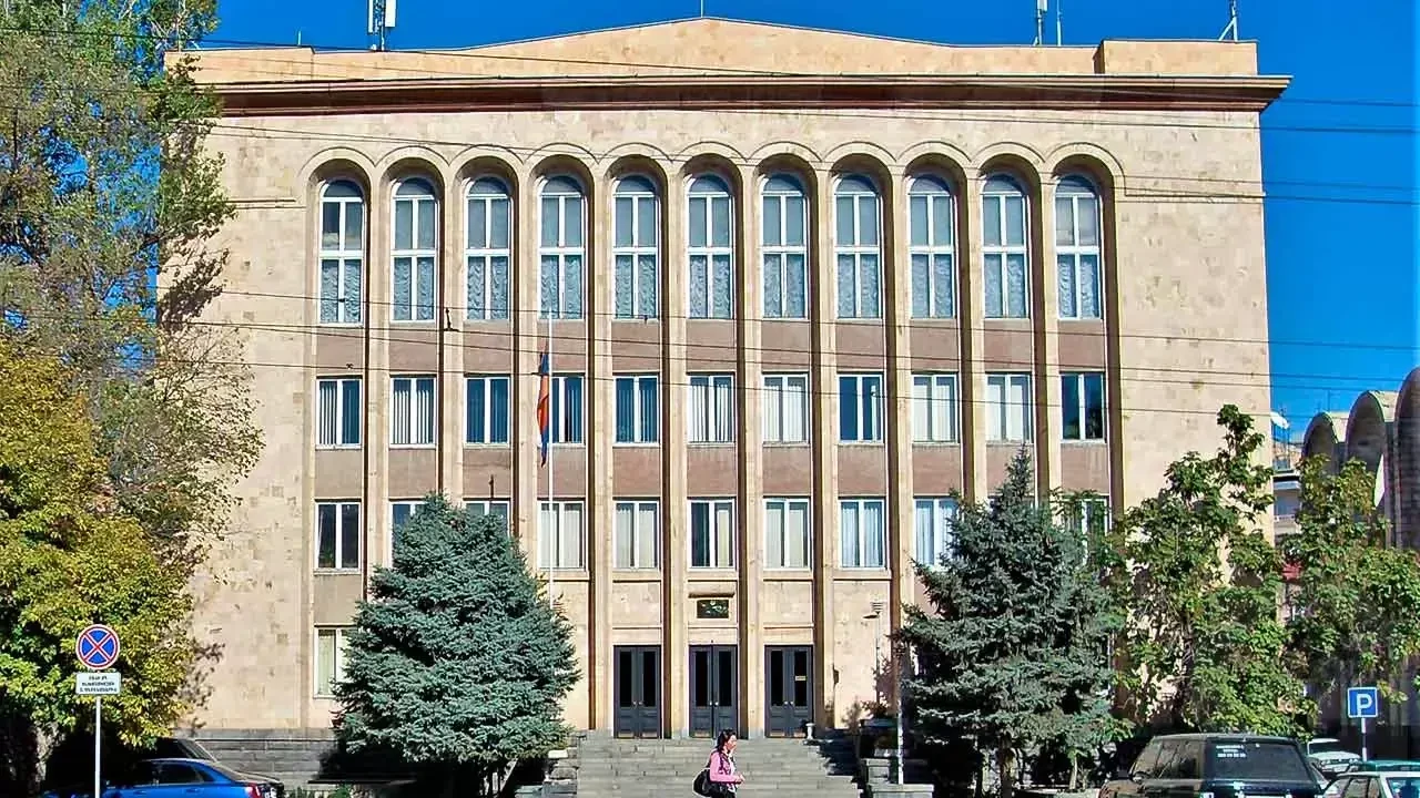 Məhkəmə toplandı: Ermənistanda seçki nəticələri ləğv edilir?