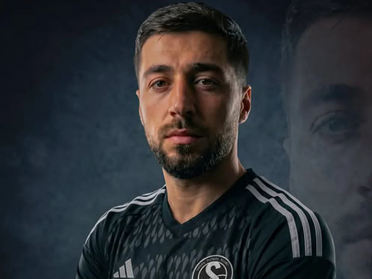 "Səbail" Rubin Seyidovu transfer edib