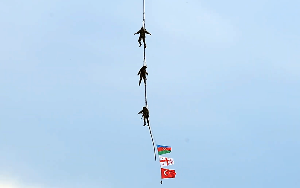 Xüsusi təyinatlıların birgə təlimlərindən görüntülər