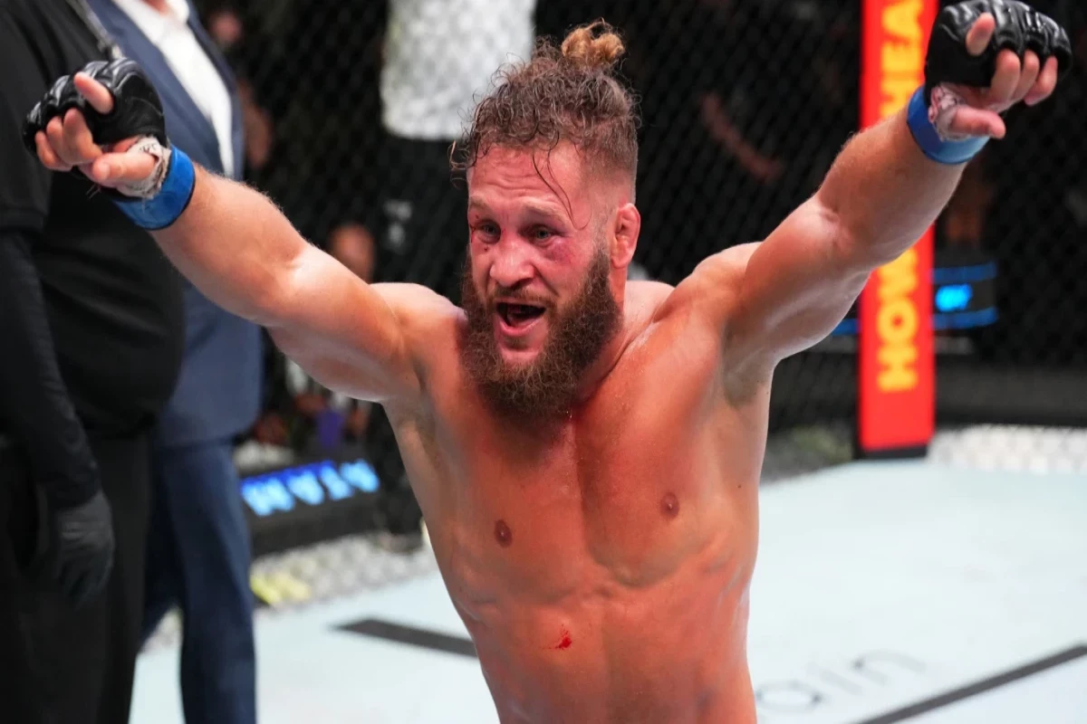 UFC: Rafael Fiziyev rəqibini nakautla məğlub edib