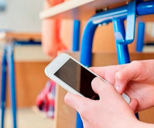 Bugünkü imtahanda 12 nəfərdə telefon aşkarlandı