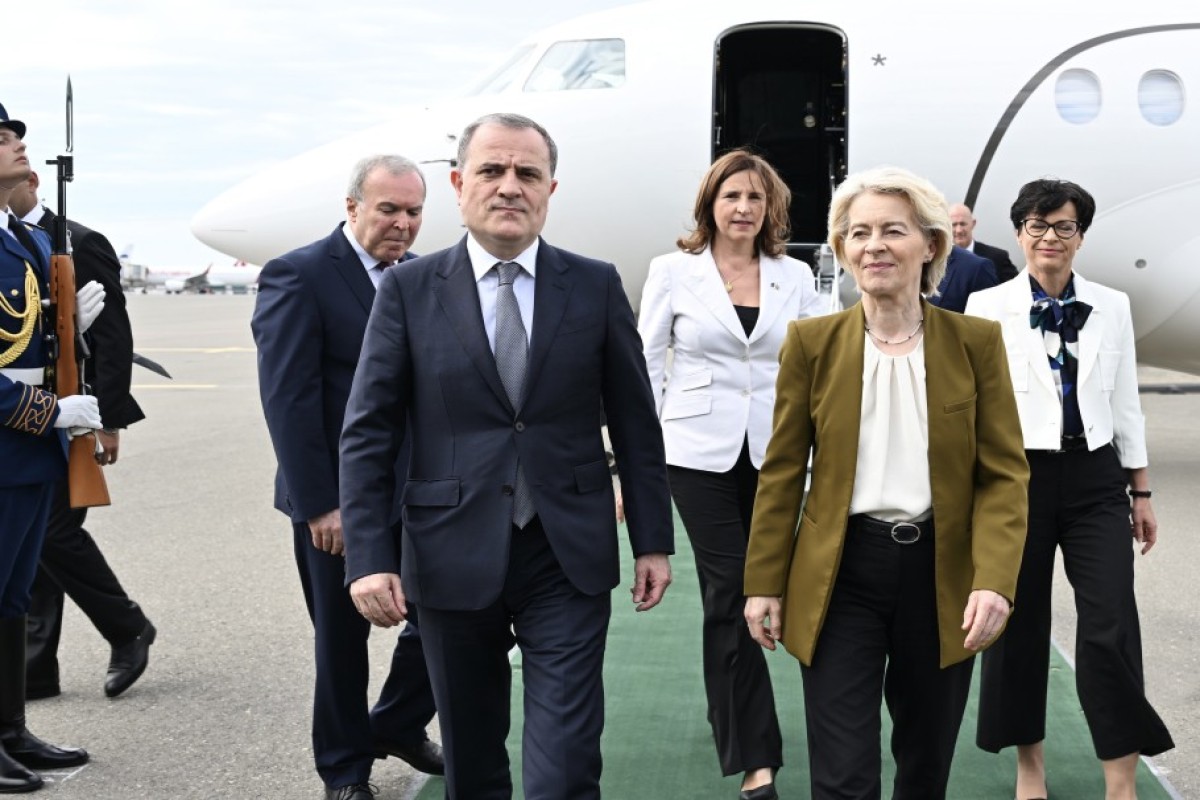 Ursula Fon der Lyayen Azərbaycana gəldi