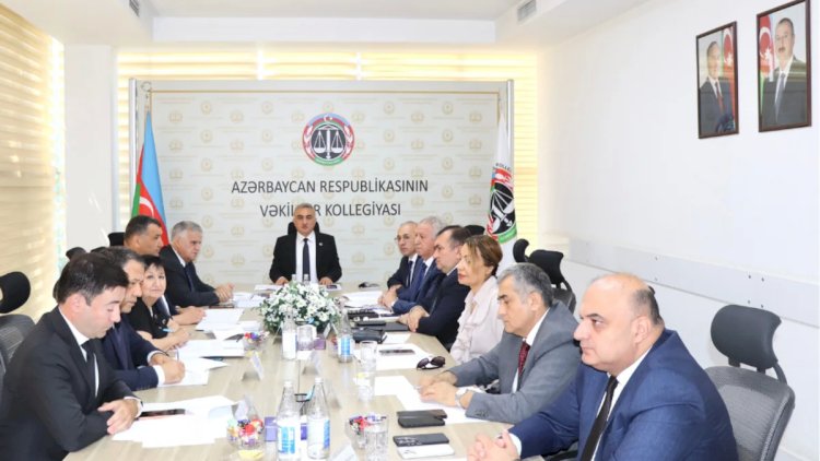 İki vəkilə töhmət verildi: Bir vəkil cərimələndi